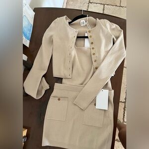 Helsa Edina cardigan NWT in color oyster